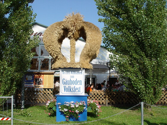 Erntekrone Gäubodenvolksfest Straubing